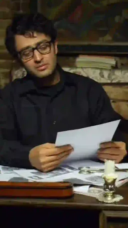Gözünün kadehinden, daha içmeden sarhoş oldum..